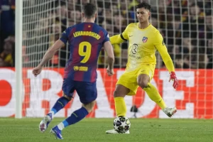 Leva se naljutio i ponudio velikanu! Zamislite ovaj tandem?